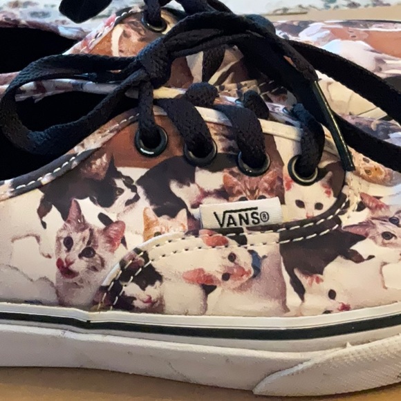 VANS Authentic (ASPCA) Kittens/True White, Kids 3.0 - Picture 2 of 5